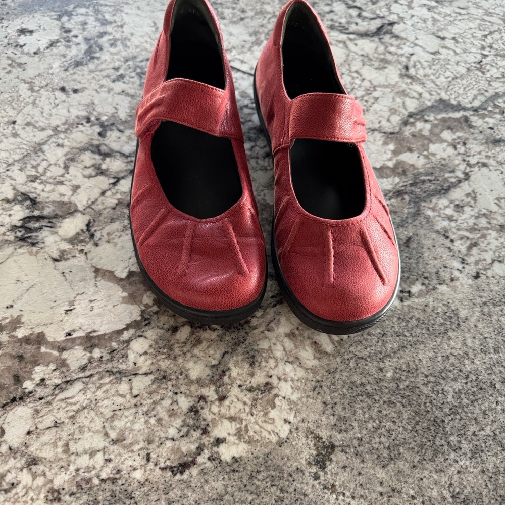 Ziera Leather Red Mary Janes Sz 10.5 - Picture 6 of 8